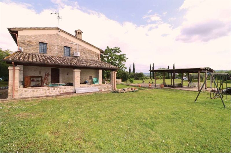 Farmhouse in Bastia Umbra