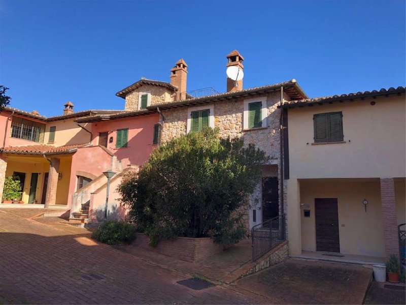 Apartamento em Todi