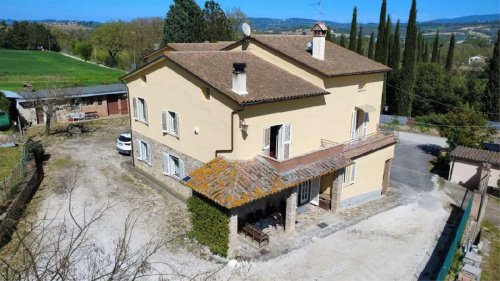 Villa in Todi
