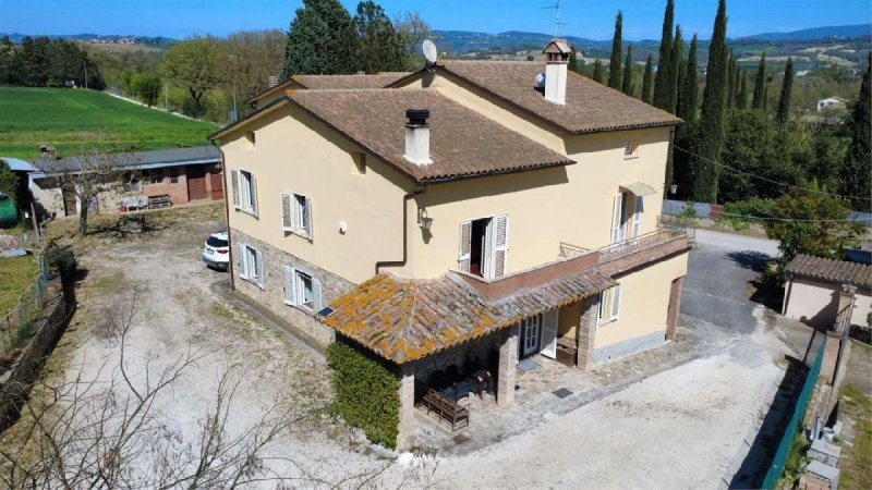Villa in Todi