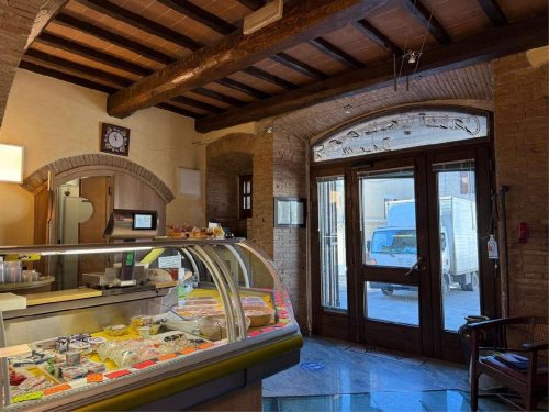 Local commercial à Bevagna