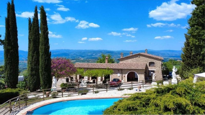 Villa in Todi
