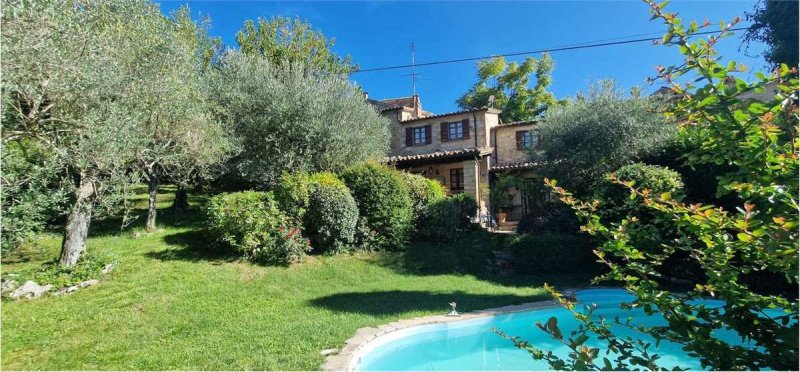 Ferme à Todi