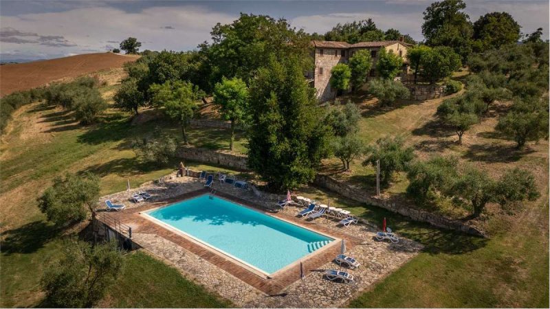 Casolare a Todi