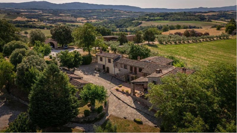 Casolare a Todi