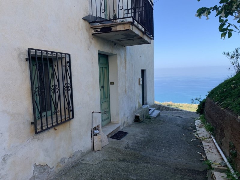 Cielo/Tierra en Belmonte Calabro