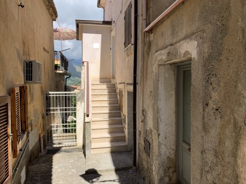 Vrijstaande woning in Fiumefreddo Bruzio