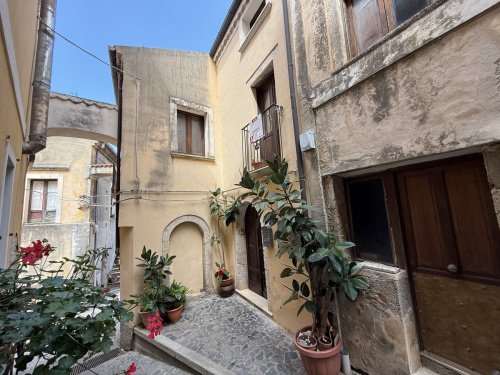 Villa i Fiumefreddo Bruzio