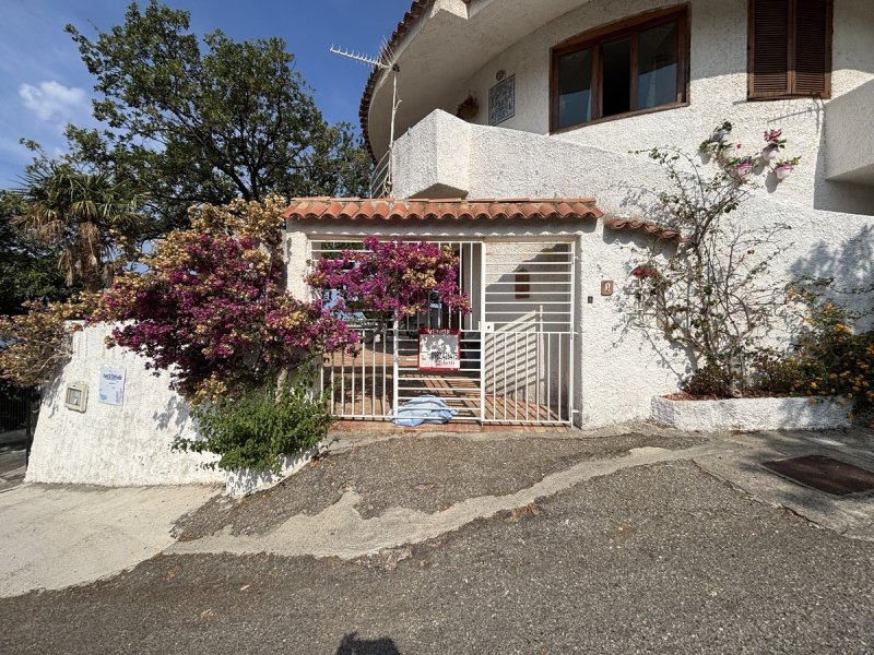 Casa independiente en Falconara Albanese