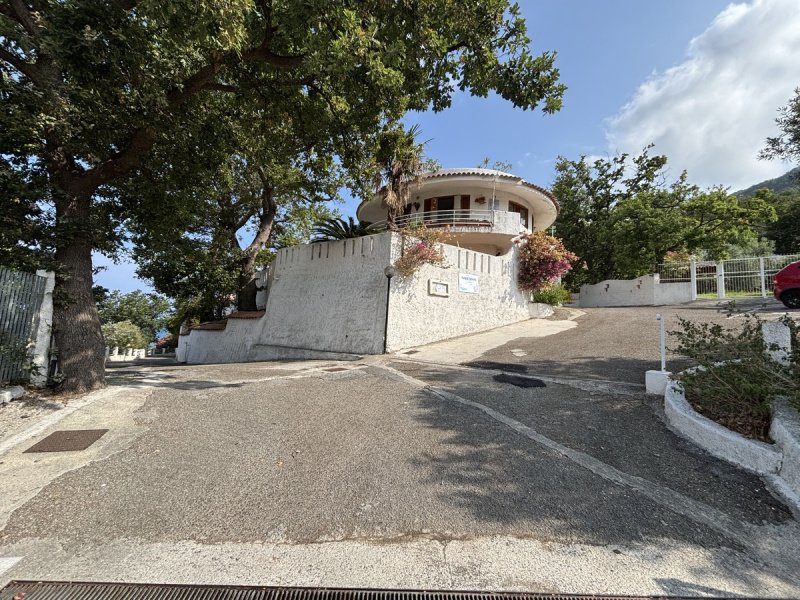 Casa independiente en Falconara Albanese