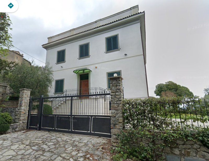 Вилла в Фара-ин-Сабина