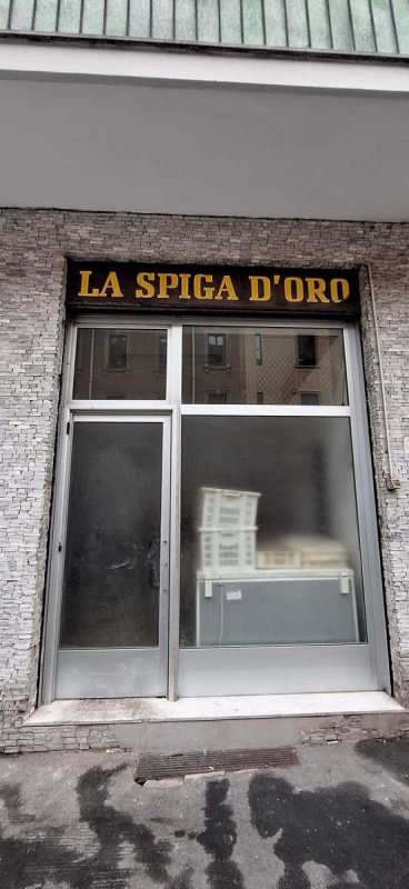 Edifício comercial em Milão