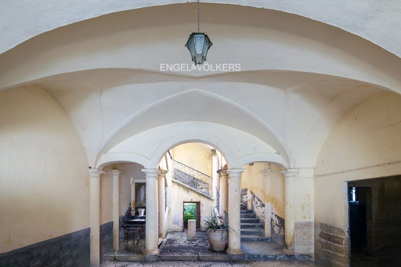 Palazzo a Alezio