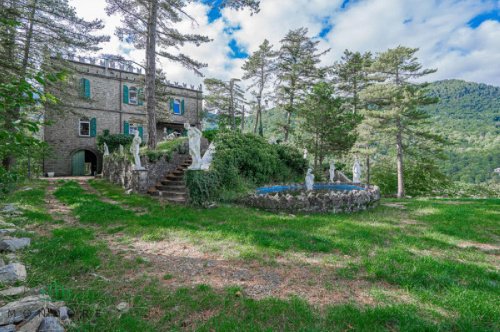 Villa a Alto Reno Terme