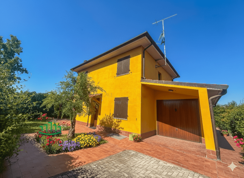 Вилла в Сан-Ладзаро-ди-Савена