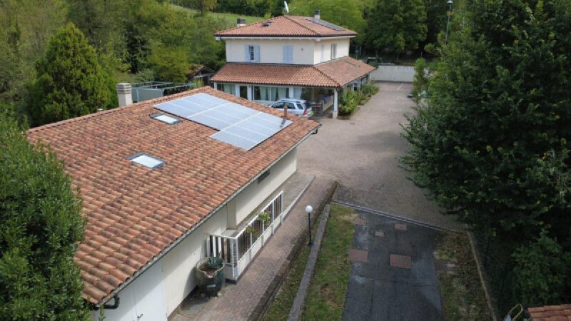 Villa a Ozzano dell'Emilia