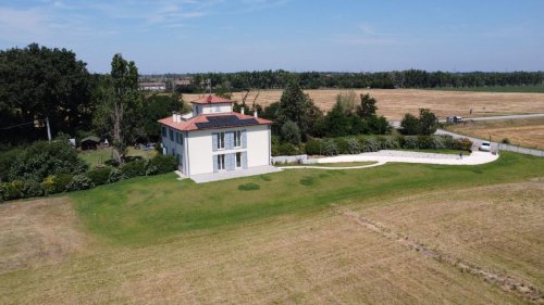 Moradia em Ozzano dell'Emilia