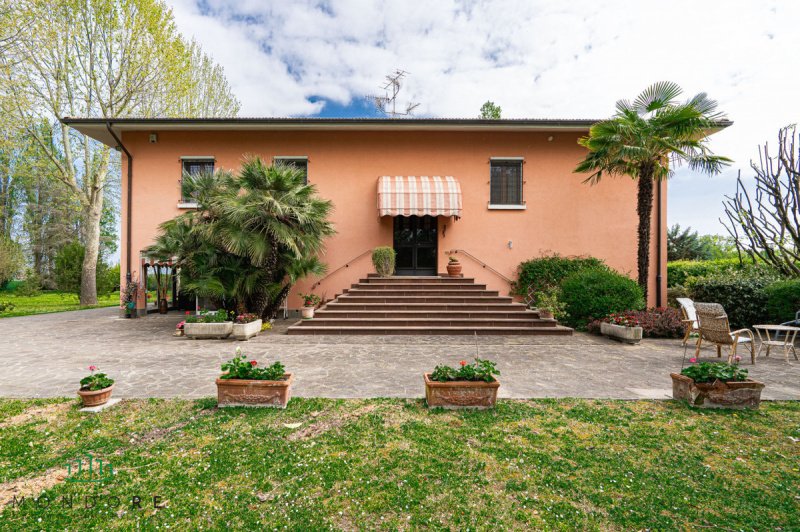 Villa in Castenaso