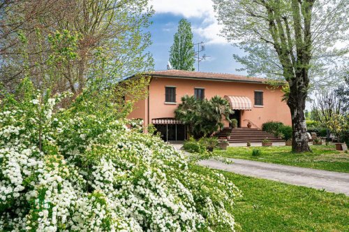 Villa in Castenaso