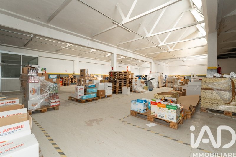 Inmueble comercial en Druento