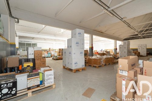 Edifício comercial em Druento