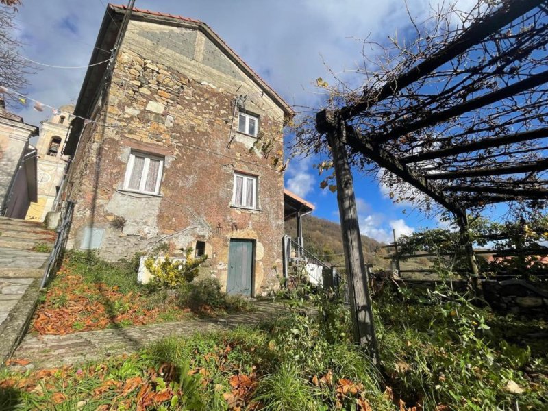 Top-to-bottom house in Maissana