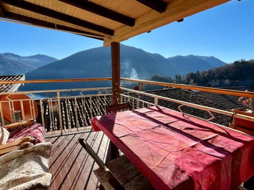 Casa geminada em Valsolda