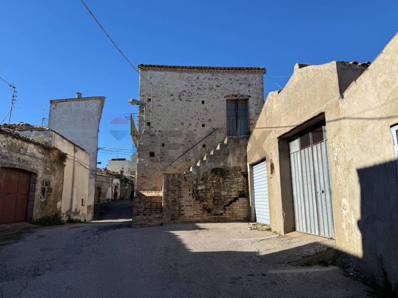 Особняк из двух квартир в Грассано