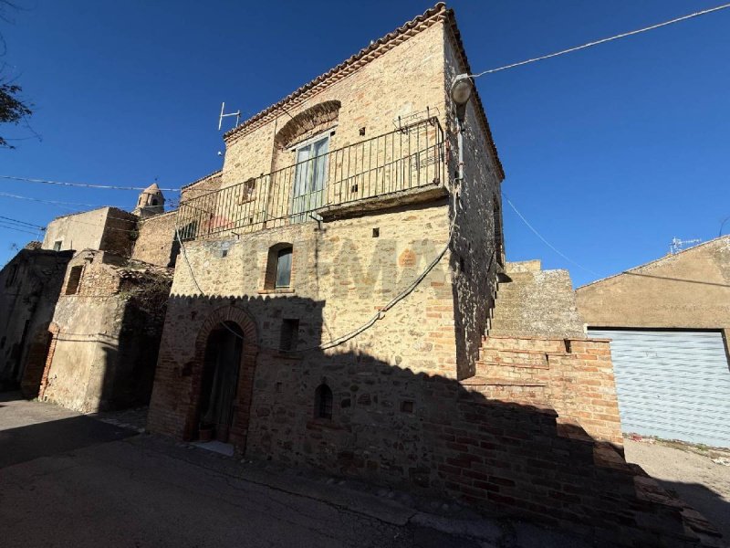 Особняк из двух квартир в Грассано