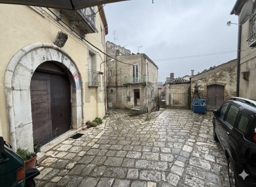 Half-vrijstaande woning in Tricarico