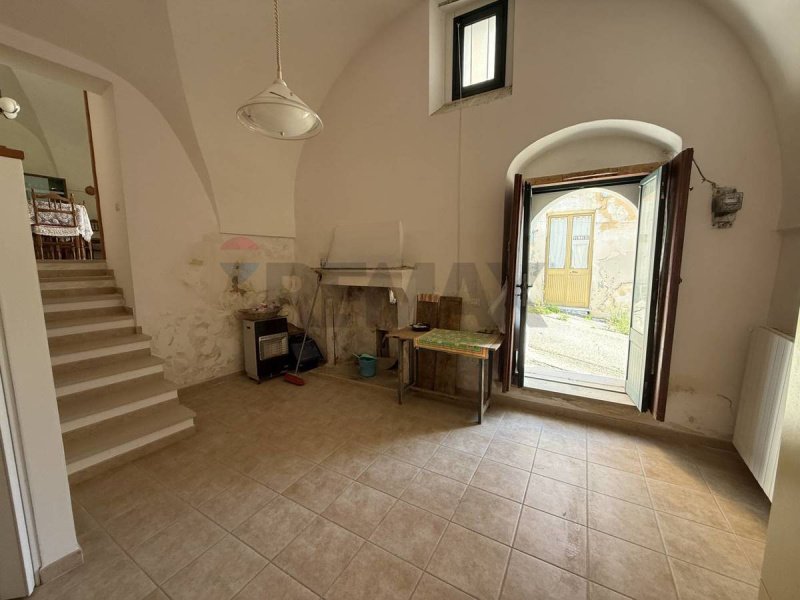 Maison jumelée à Grassano