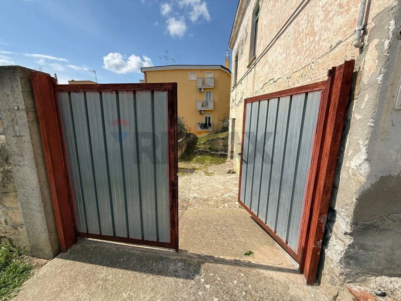 Half-vrijstaande woning in Grassano