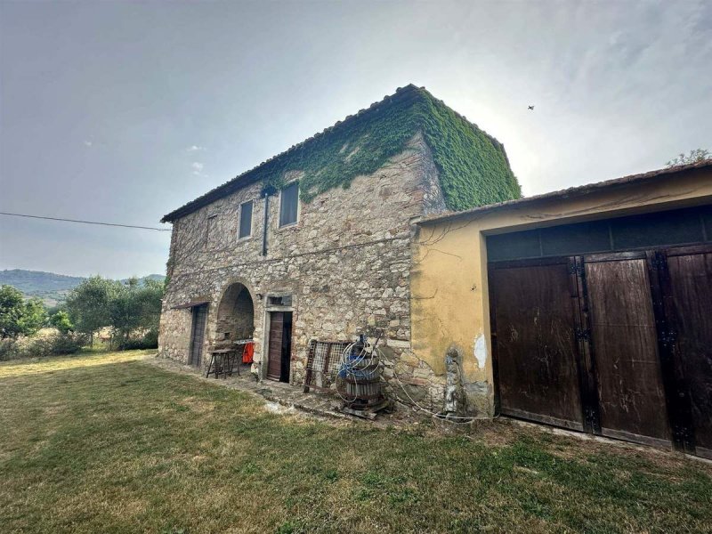 Farmhouse in Montecatini Val di Cecina