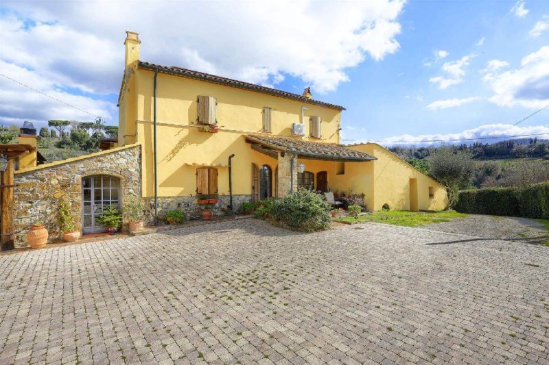 Klein huisje op het platteland in Castagneto Carducci