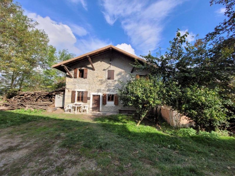 Vrijstaande woning in Carpineti