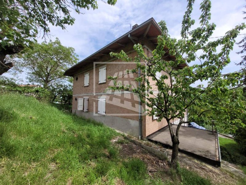 Casa semi indipendente a Casina