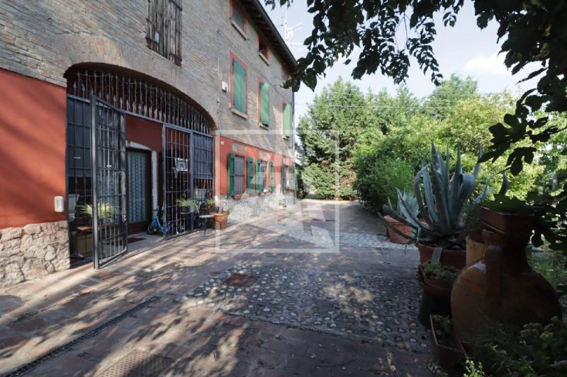 Country house in Correggio