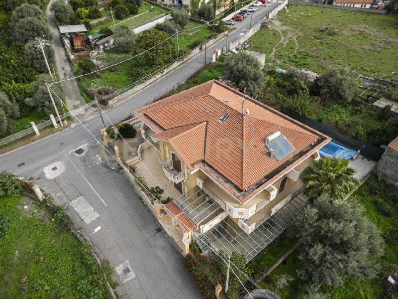 Villa in Santa Teresa di Riva