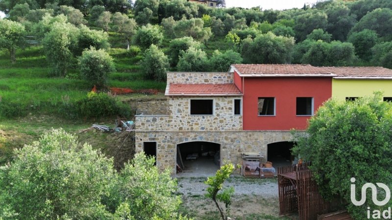 Casa geminada em Civezza