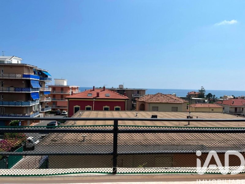 Apartment in Santo Stefano al Mare