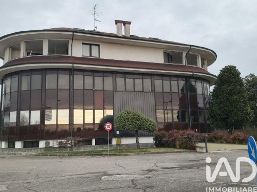 Inmueble comercial en Cisliano