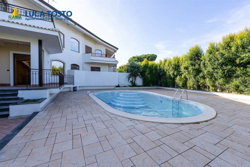 Maison à Aci Sant'Antonio