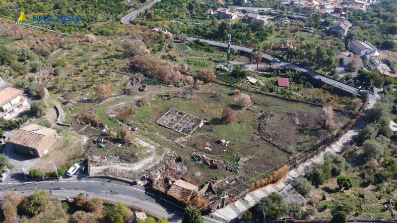 Строительный участок в Ачи-Катена