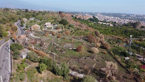 Terreno para construção em Aci Catena