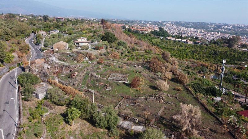 Строительный участок в Ачи-Катена