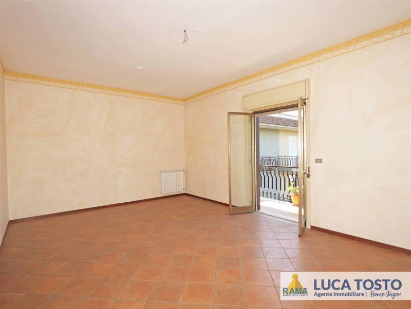 Apartamento em Aci Catena