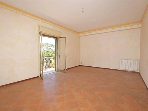 Квартира в Ачи-Катена