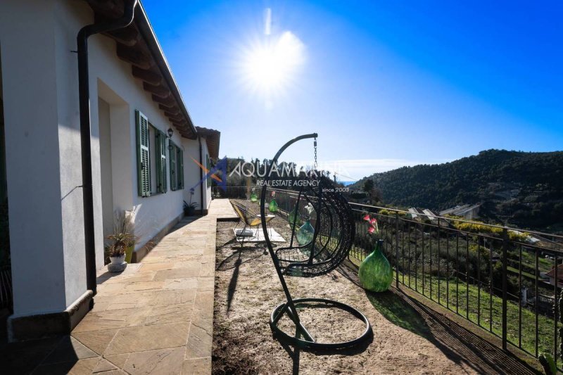 Moradia em Vallecrosia