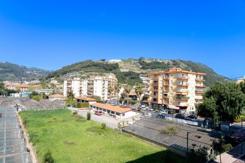 Lägenhet i Vallecrosia al mare