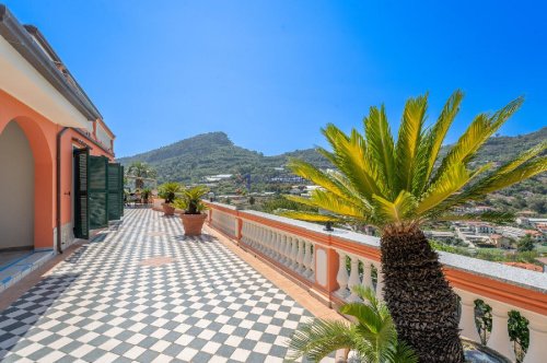 Villa in Vallecrosia